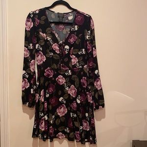 Hot Topic l Skull and Rose Long Sleeve Dress